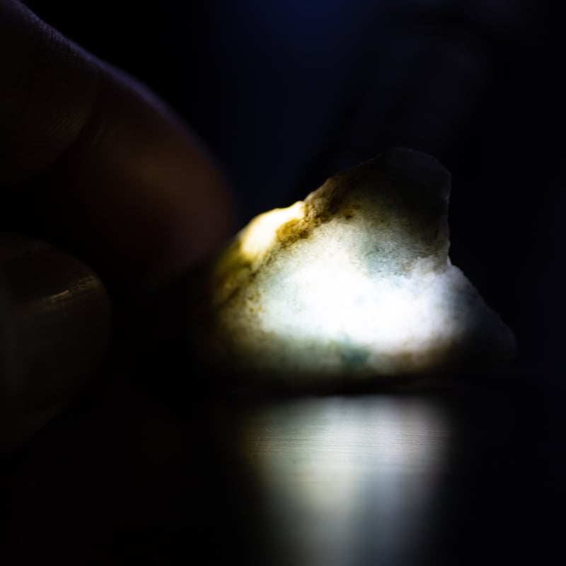 糸魚川入りコン沢産 青ひすい 原石 46001 | mineralhonpo 糸魚川入りコン沢産 青ひすい 原石 46001 | mineralhonpo