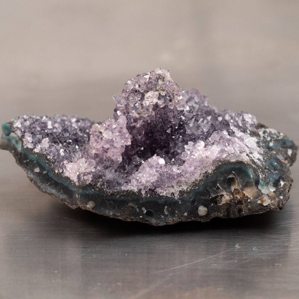 ギャラクシーアメジスト 原石 ジオード 3493 | mineralhonpo