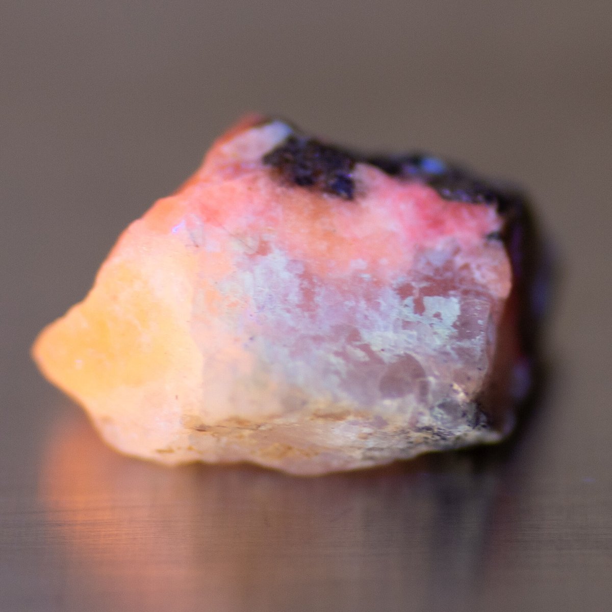 ツグツパイト 原石 291006 | mineralhonpo ツグツパイト 原石 291006 | mineralhonpo