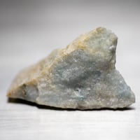 糸魚川入りコン沢産　青ひすい　原石　46001
