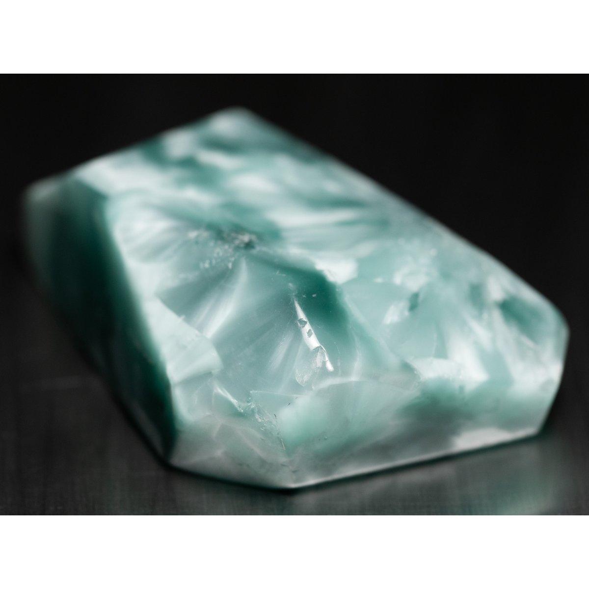 人造石　ビクトリアストーン（IL‐Victoria）原石② ビクトリアストーン 原石 4021 | mineralhonpo