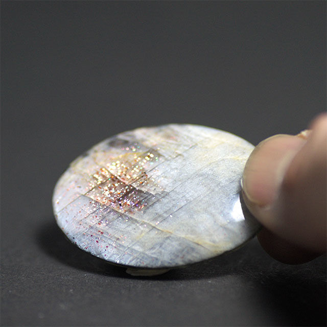 ロシア ウラル産 サンムーンストーン 片面研磨 ロシア ウラル産 サンムーンストーン 片面研磨 - メルカリ