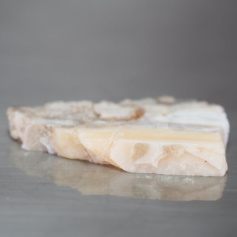 北海道産オパール 未研磨原石 35523 | mineralhonpo