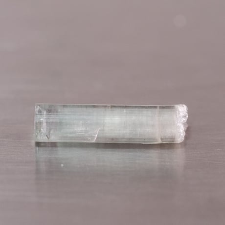 キャッツアイ　トルマリン　結晶　368069