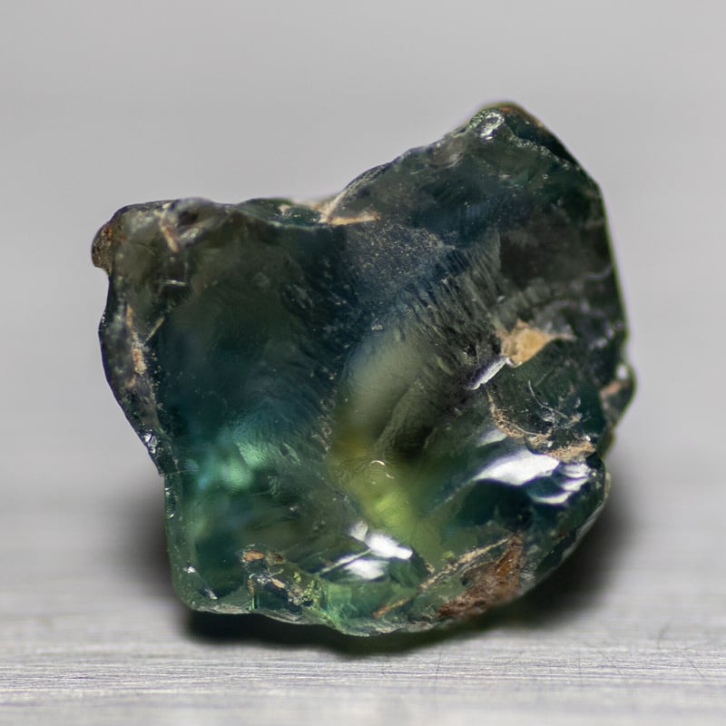 合成バイカラーサファイア　原石 タンザニア産バイカラーサファイア 0.818ctルース（トリカラー