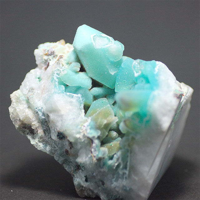 アホー石　アホイト　アホアイト　インクォーツ　メッシーナ産　原石　鉱物標本 アホー石 アホイト アホアイト インクォーツ メッシーナ産 原石 鉱物