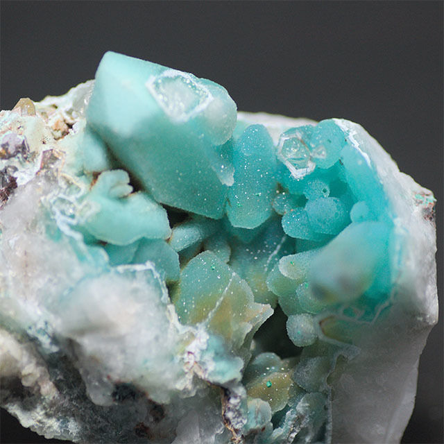 アホー石　アホイト　アホアイト　インクォーツ　メッシーナ産　原石　鉱物標本 アホイトinクォーツ Ajoite in Quartz／南アフリカ・メッシーナ