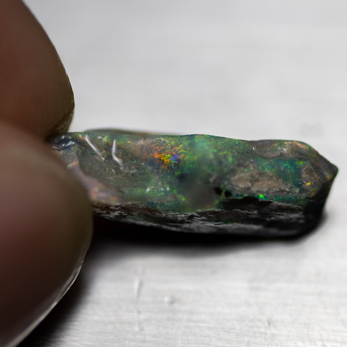 ブラックオパール 原石 247211 | mineralhonpo