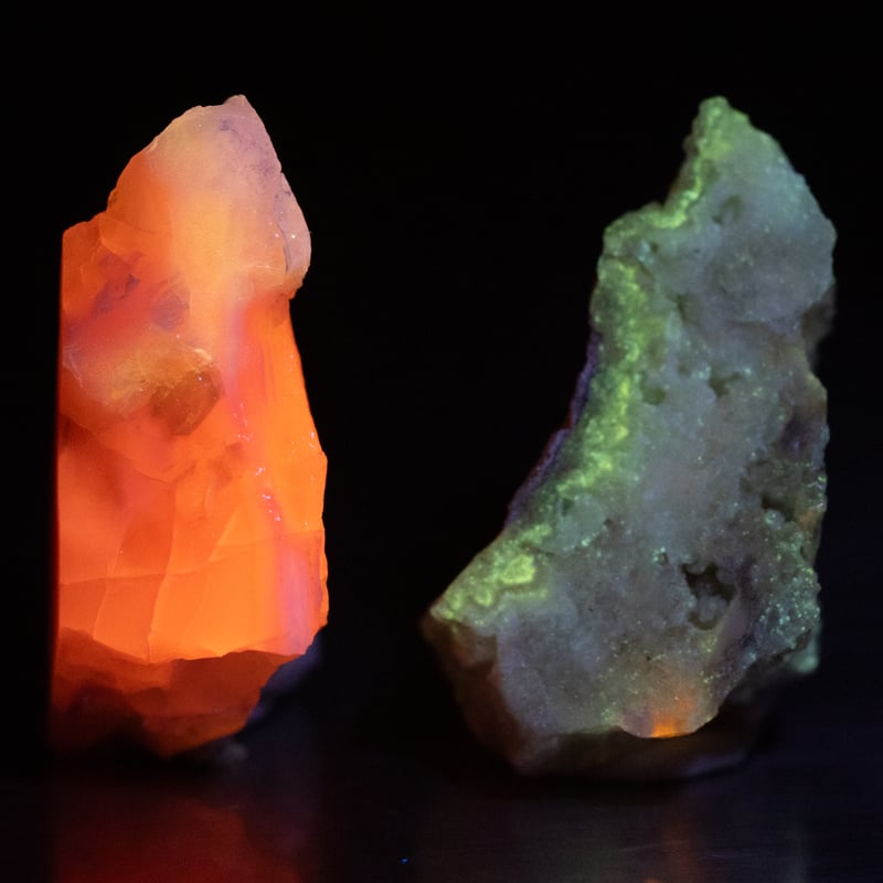 オレンジオパール原石65ct三角形の母岩が可愛い/美遊色 美遊色57ctオレンジ