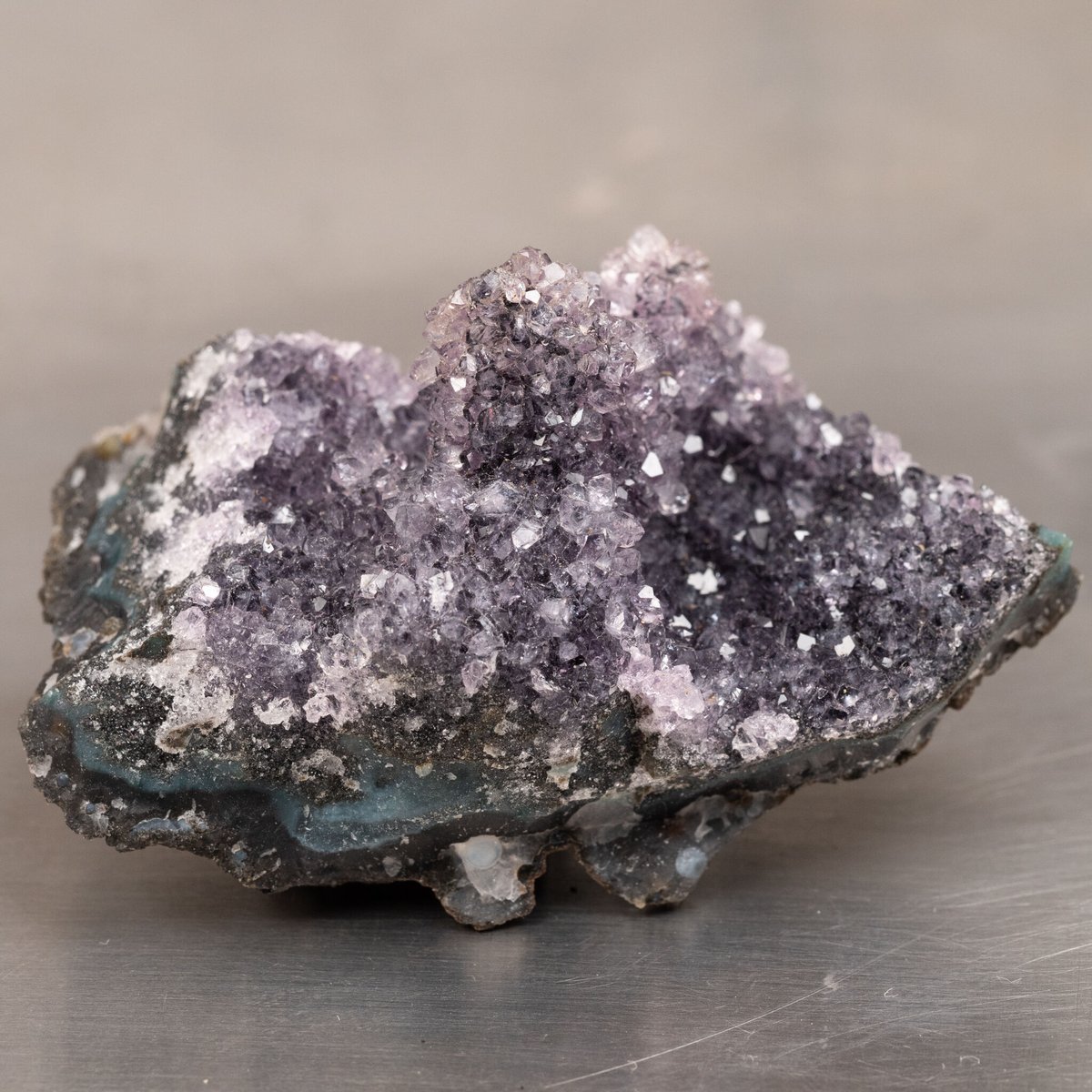 ギャラクシーアメジスト 原石 ジオード 3493 | mineralhonpo ギャラクシーアメジスト 原石 ジオード 3493 | mineralhonpo