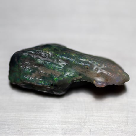 ブラックオパール　原石 　 247211