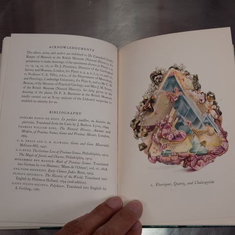 A KING PENGUIN BOOK SEMI-PRECIOUS STONES　3721