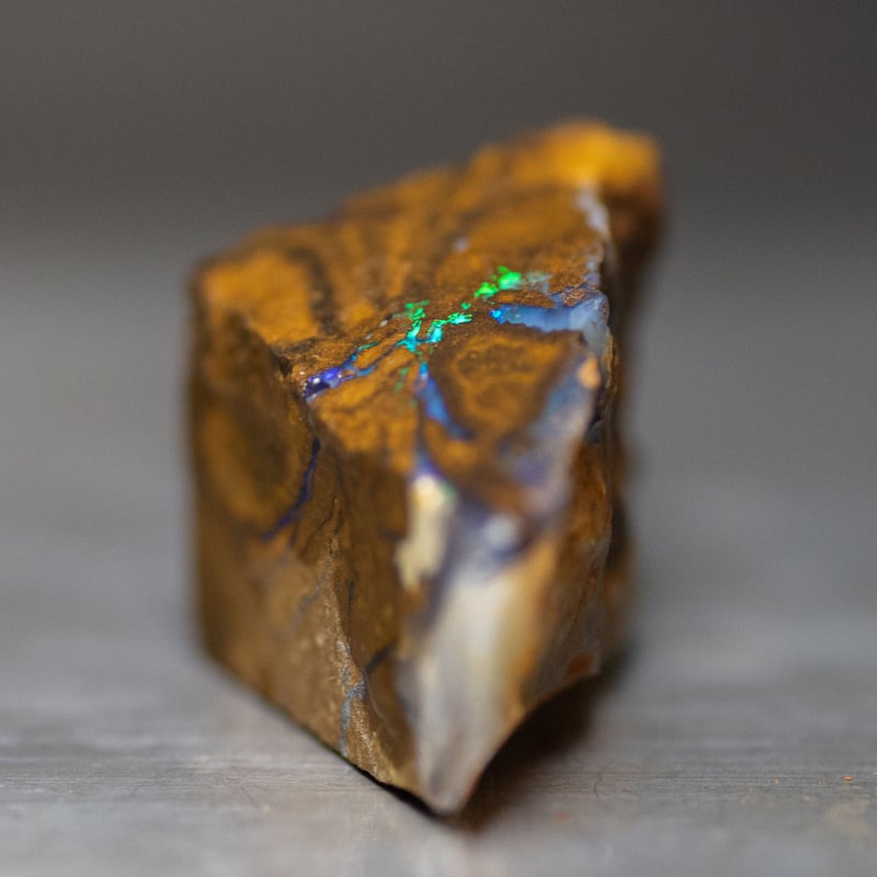 巨大！！1665ct ボルダー オパール 原石 ボルダーオパール 原石 231133 | mineralhonpo
