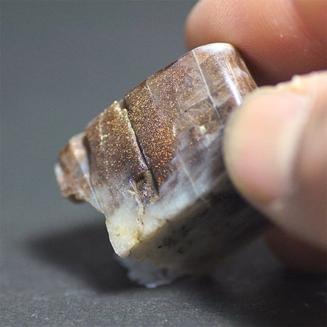 サンムーンストーン　研磨原石　021