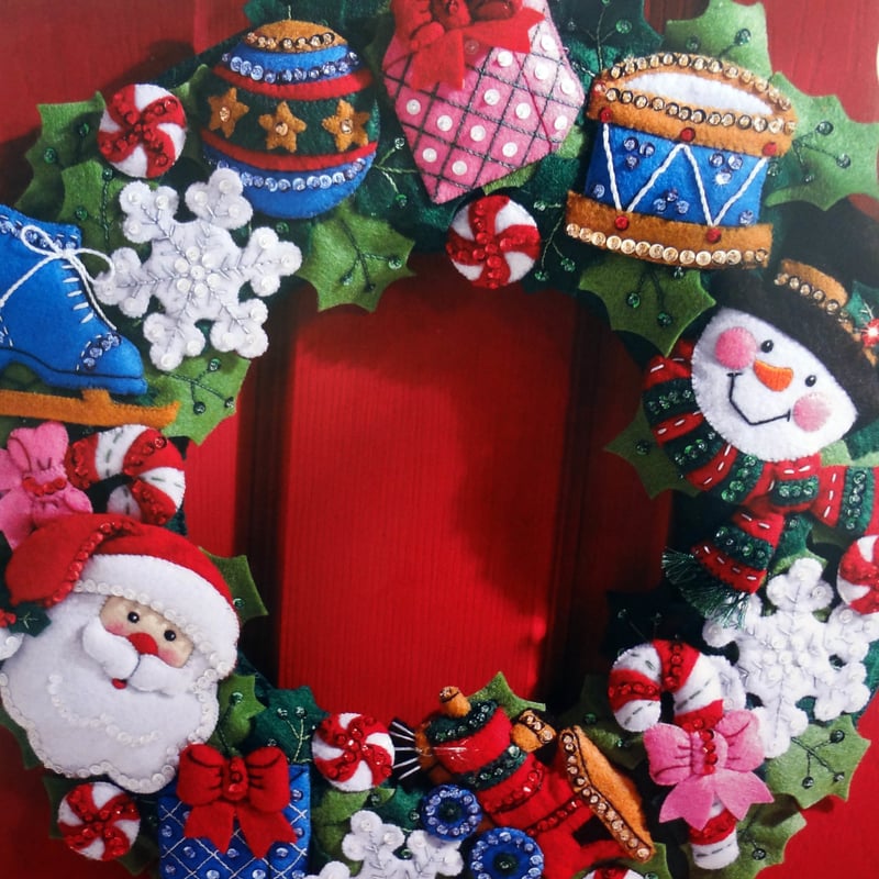 CHRISTMAS TOYS WREATH | Atelier Kanon