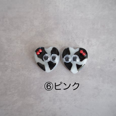 キョロ目ちゃん　ウシ柄　ピアスページ