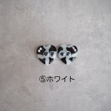 キョロ目ちゃん　ウシ柄　イヤリングページ