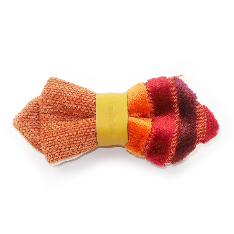 Patriqo Orange Bowtie 蝶ネクタイ (ブローチ) | Patriqo(パト