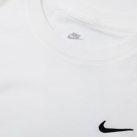 NIKE Swoosh Emb Tee - White