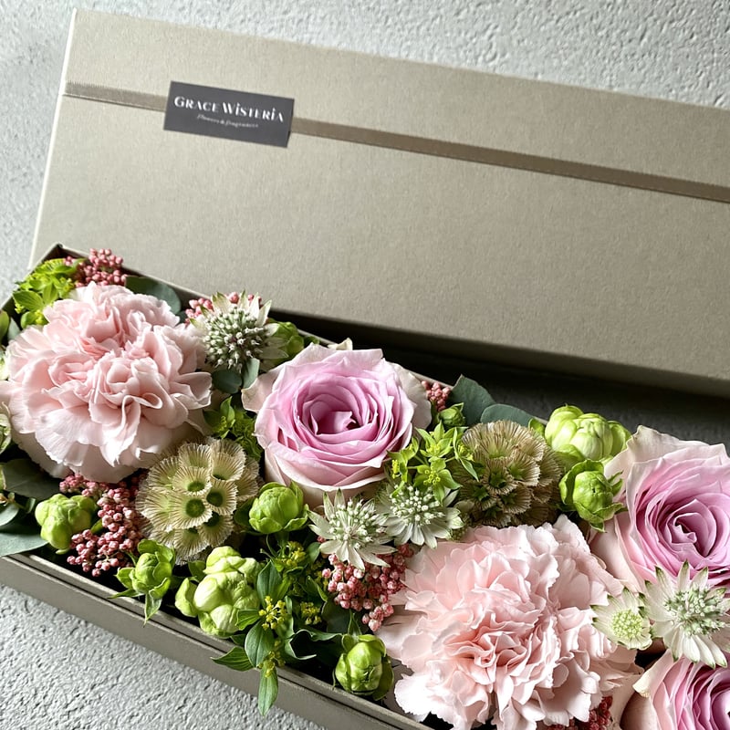 フラワーアレンジメント BOXプリザーブドフラワーアレンジメントkuchinashi《水引