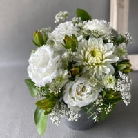 【配送】 お供え　生花アレンジS