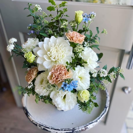 【配送】 お供え　生花アレンジM