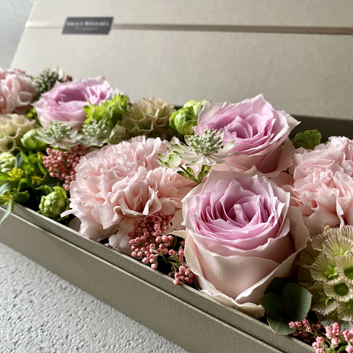 店舗引取り】 生花のボックスアレンジ L | GRACE WISTERIA