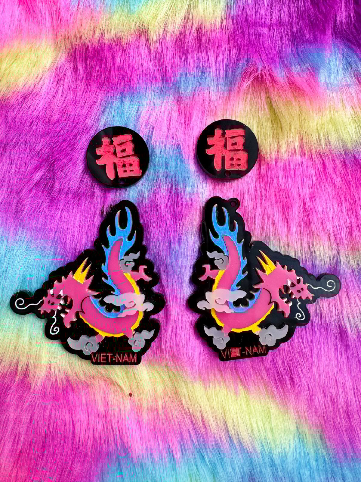 140 ブローチシリーズ　キラキラワニちゃん　ハンドメイド　ピアスorイヤリング fit=scale-down,w=1200