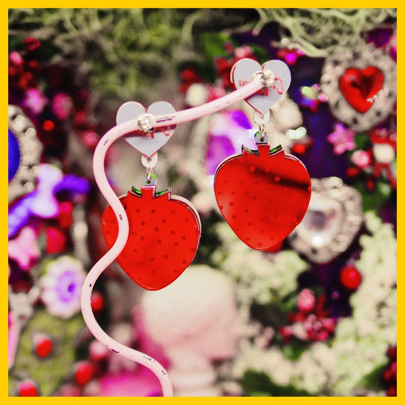 誘惑の毒いちごちゃん Earrings/Ear clips【耳飾り/バックチャーム