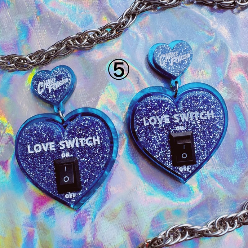 LOVE EAR ART ネイビー 刺繍ピンク LOVE SWITCH【BLUE】 Bag Chain/Brooch/Earrings