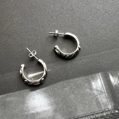【LOVERS】silver925 design Pierce
