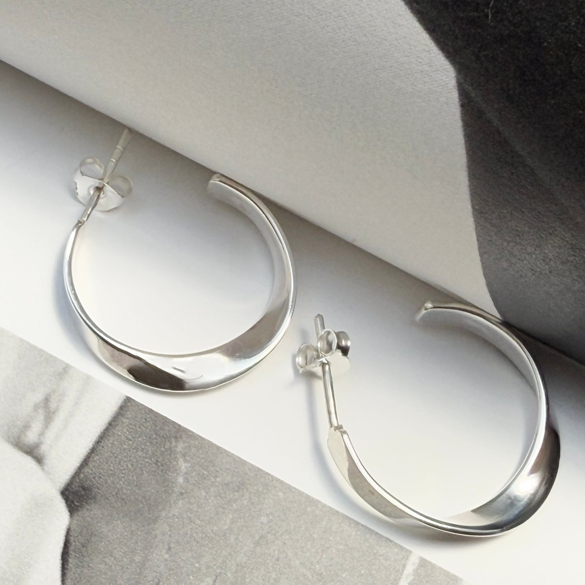 アクセサリー VERSACE FOOP PIERCE SILVER COLOR VERSACE FOOP PIERCE SILVER COLOR ヴェルサーチ フープピアス