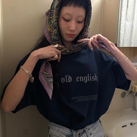 【D.NUVO】old english TEE