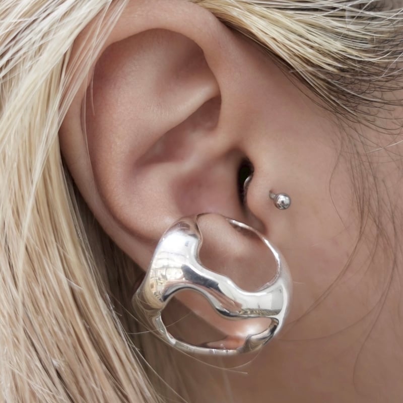 韓国【TORTOISE】(silver925) Holyrood Line Ear cuff イヤかフ TOPAZZ × LOVERS】silver925 Ear Cuff | SEULEMENT