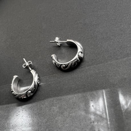 【LOVERS】silver925 design Pierce
