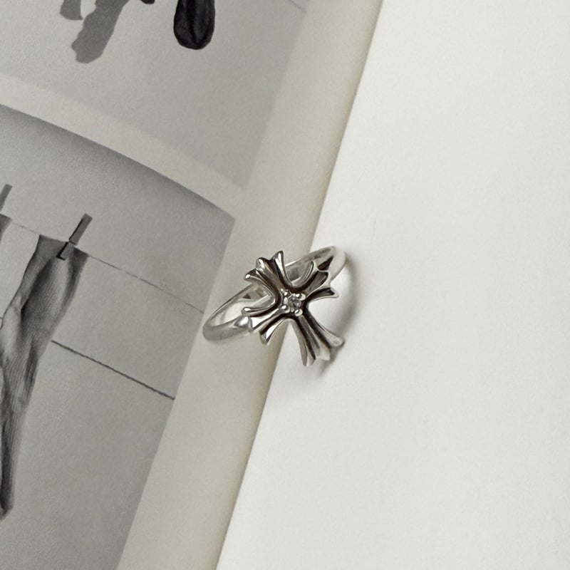 LOVERS】silver925 czcross Ring | SEULEMENT