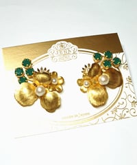 Vintage petal & green イヤリング/ピアス