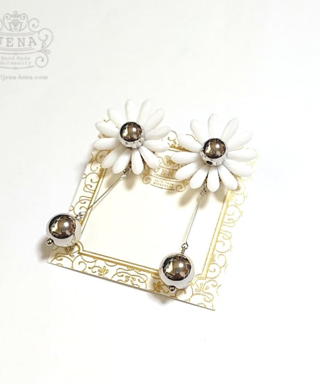 Margaret Flower 【white × silver】イヤリング/ピアス