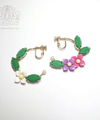 VINTAGE SWAROVSKI  GREEN LEAF   EARRINGS