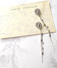 SWAROVSKI® Crystals & Delicately swaying pearls EARRINGS  【SILVER】
