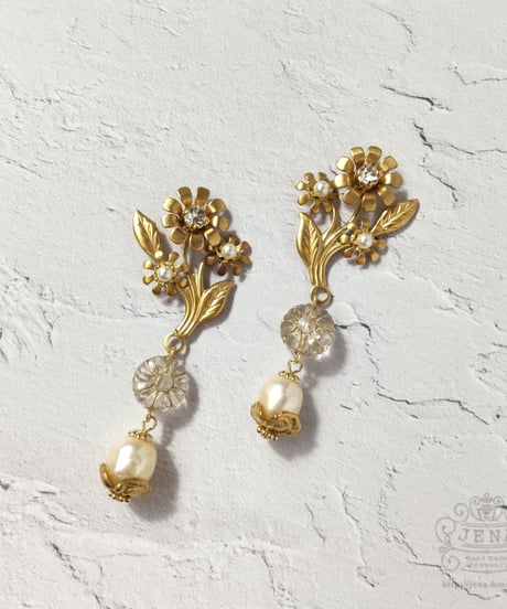 Vintage pearl  &  flowers