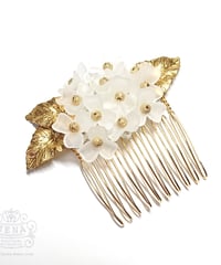White Hydrangea Comb