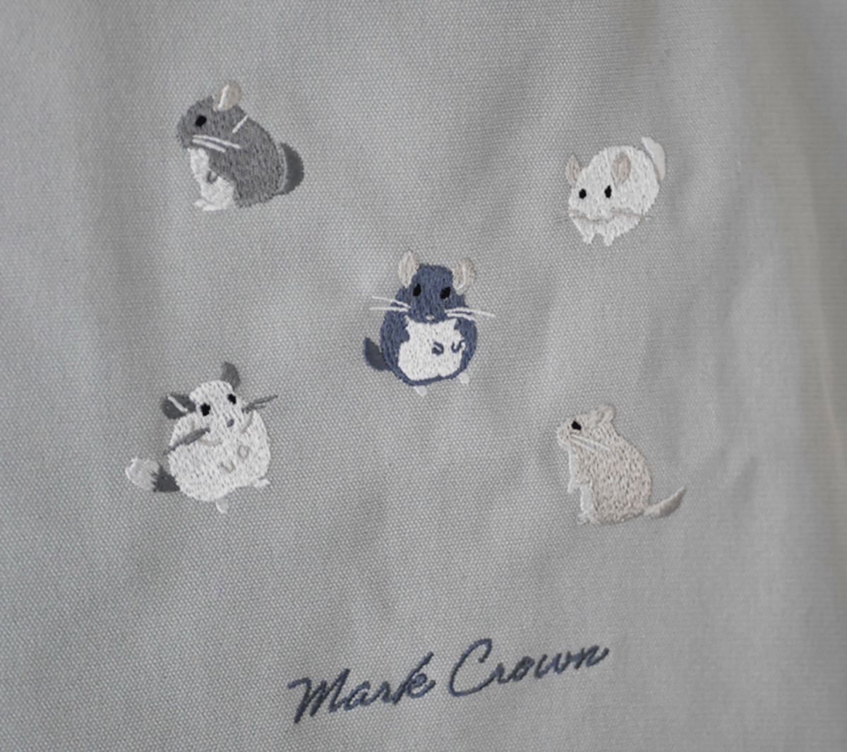 Mark Crown》チンチラいっぱい 刺繍トートバッグ | Royal Chinchill