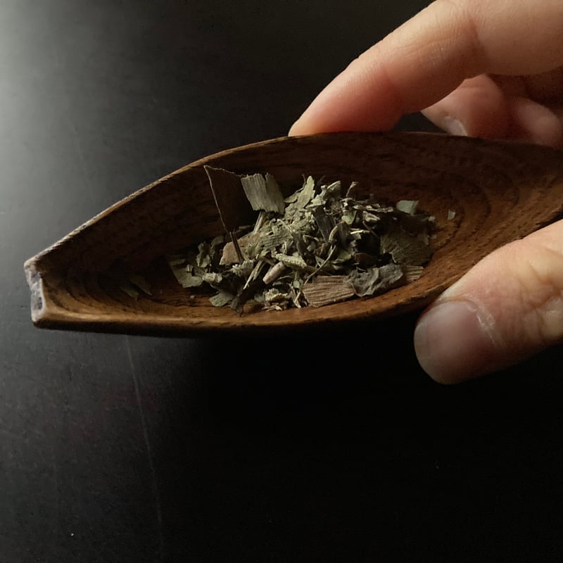 島根・山田哲也さんの漆塗りの茶則／茶荷 | 伝統茶{tabel}