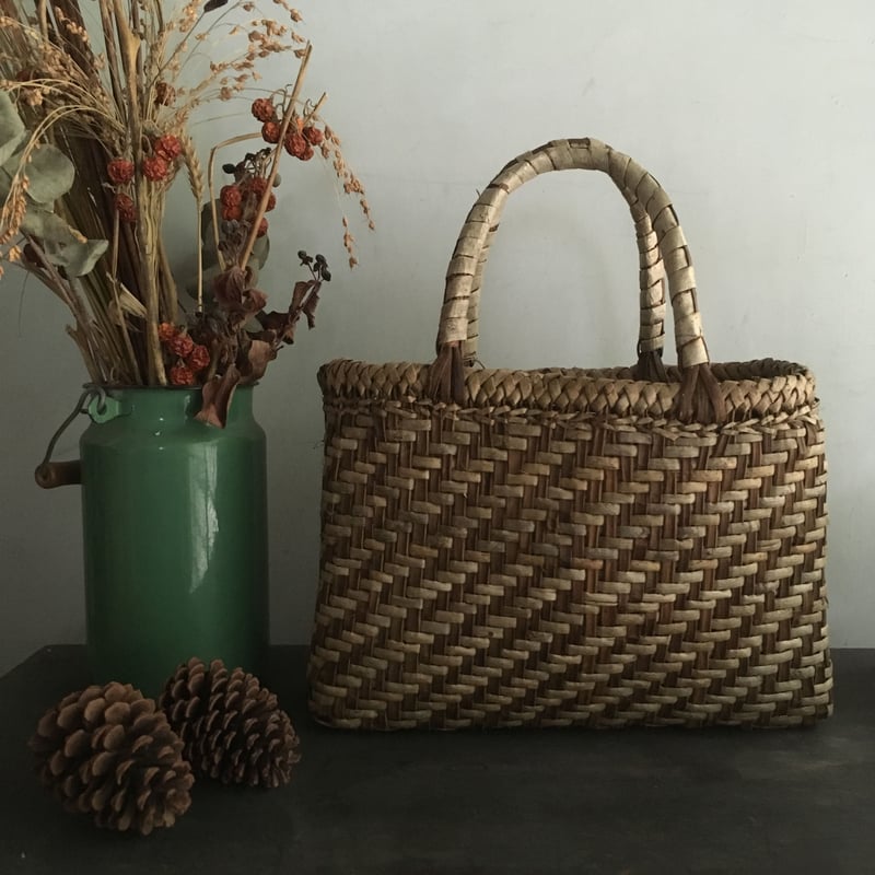 限定1点】奥会津の胡桃の手編みカゴバッグ | 伝統茶{tabel}