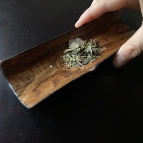 島根・山田哲也さんの漆塗りの茶則／茶荷