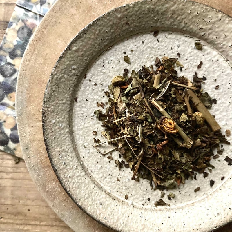 高知・黒潮町の視界すっきり花はぶ茶/リーフ 20g 缶 | 伝統茶{tabel}