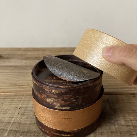 【秋田・樺細工】茶箕　木の葉　米沢研吾作