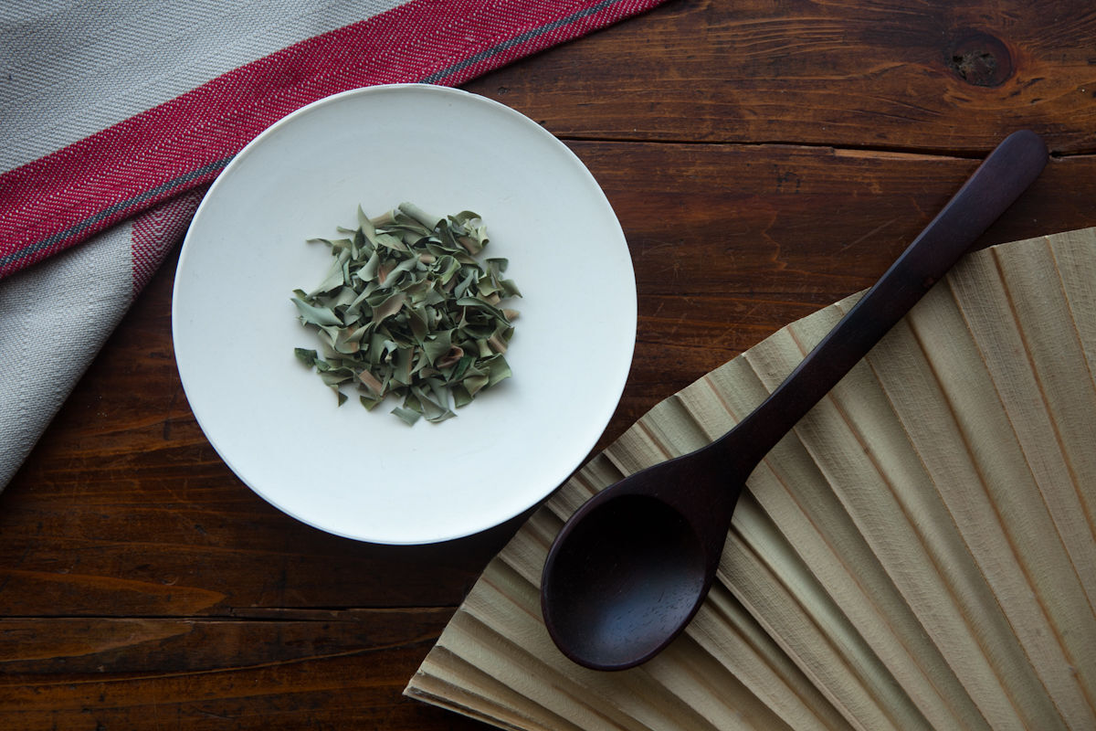 石垣島の香り華やか月桃茶/リーフ 80g 大袋 | 伝統茶{tabel}