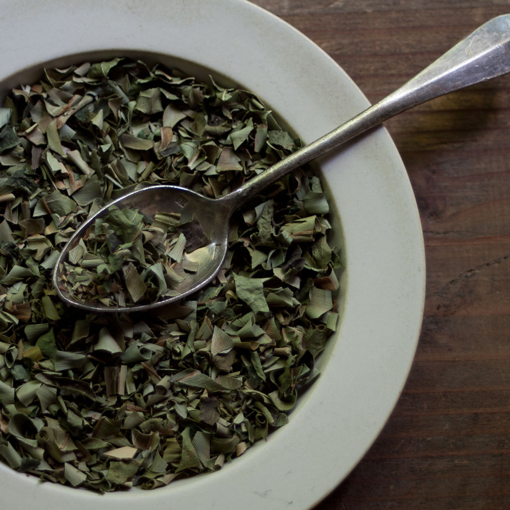 石垣島の香り華やか月桃茶/リーフ 20g 缶 | 伝統茶{tabel} 石垣島の香り華やか月桃茶/リーフ 20g 缶 | 伝統茶{tabel}